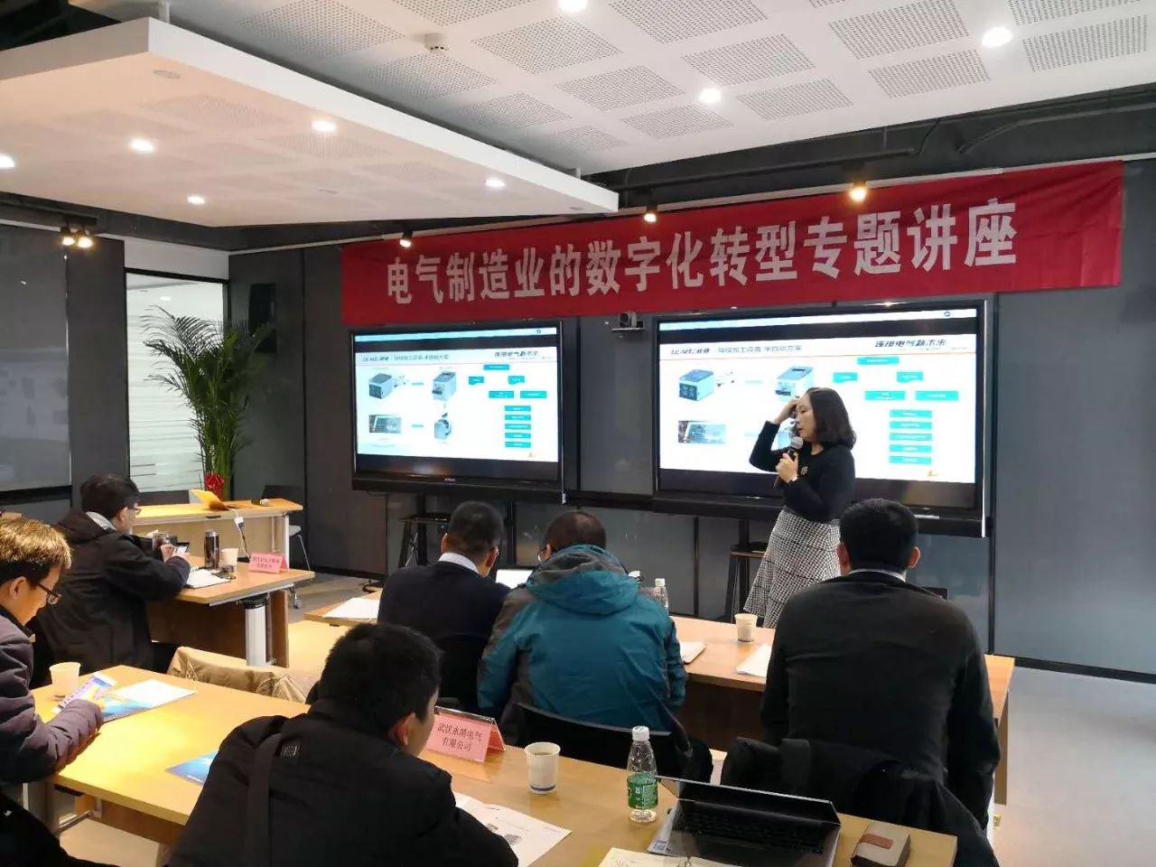 明明是我先出道，凭啥他比我要红啊?
