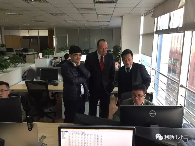 斯敦贝格先生,欢迎您!